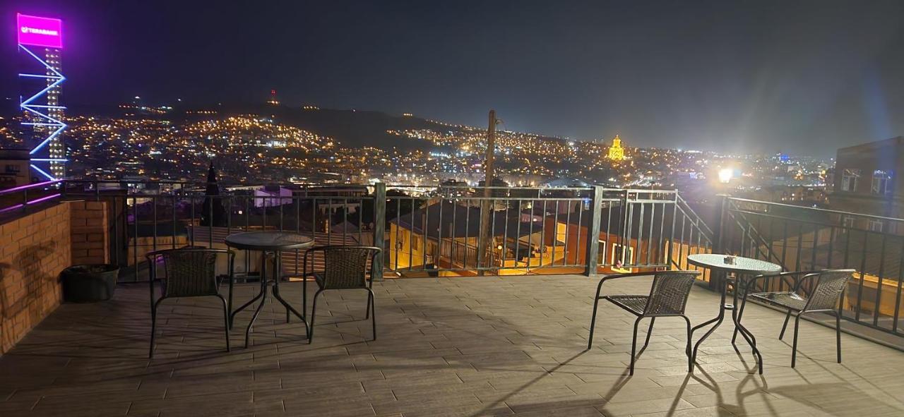 9 Borbalo Street Apartment With Terrace Tbilisi Eksteriør bilde