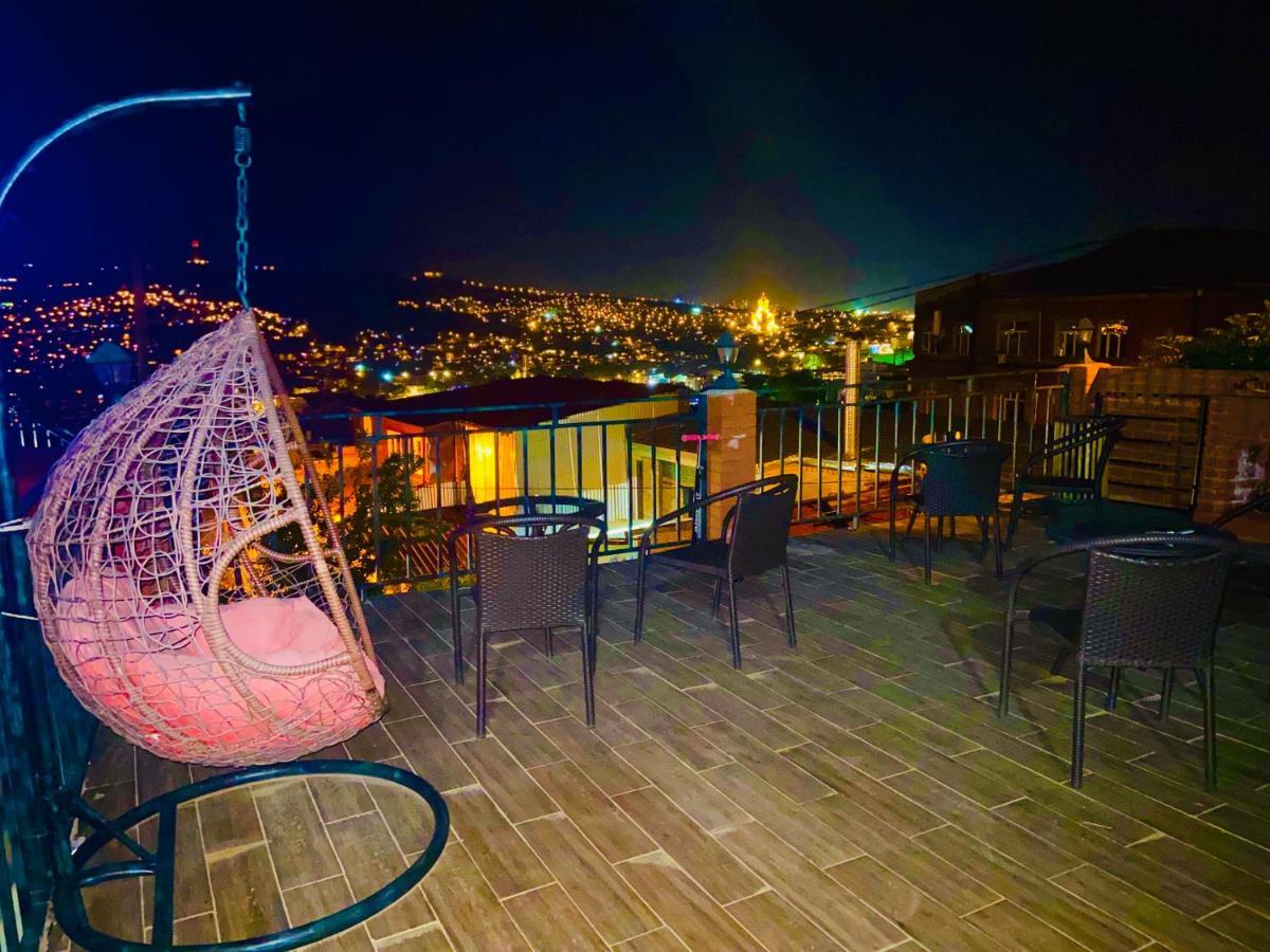 9 Borbalo Street Apartment With Terrace Tbilisi Eksteriør bilde